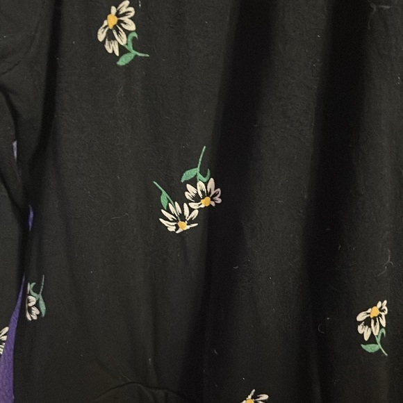 *6 for $25.00* XL Old Navy Wrap Dress - Black with Daisies - EUC - Picture 3 of 5